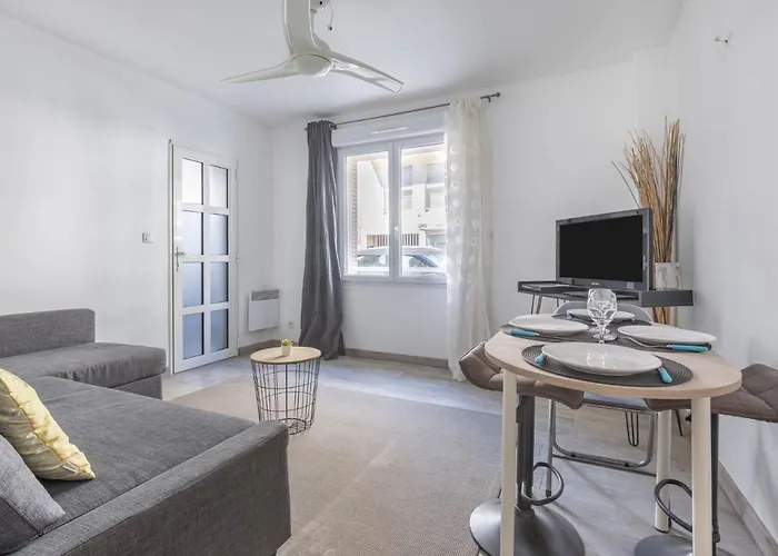 Апартаменты Bleu Bassin-1 By Interhome *