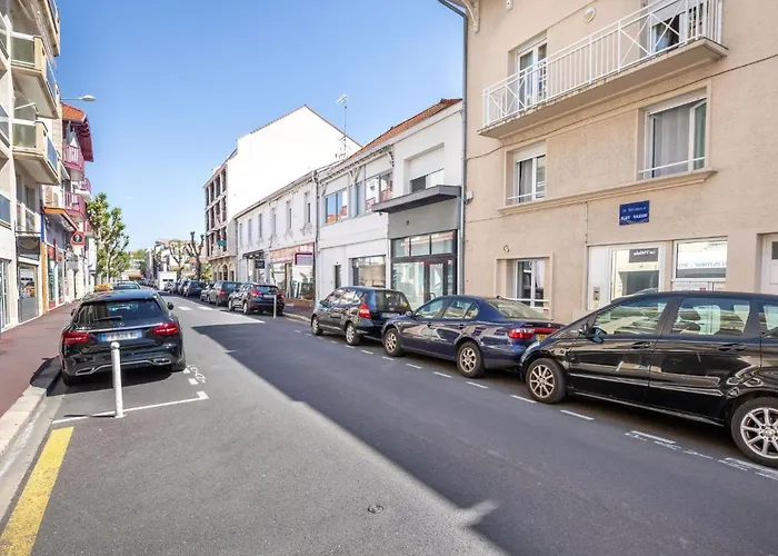 Bleu Bassin-1 By Interhome Daire