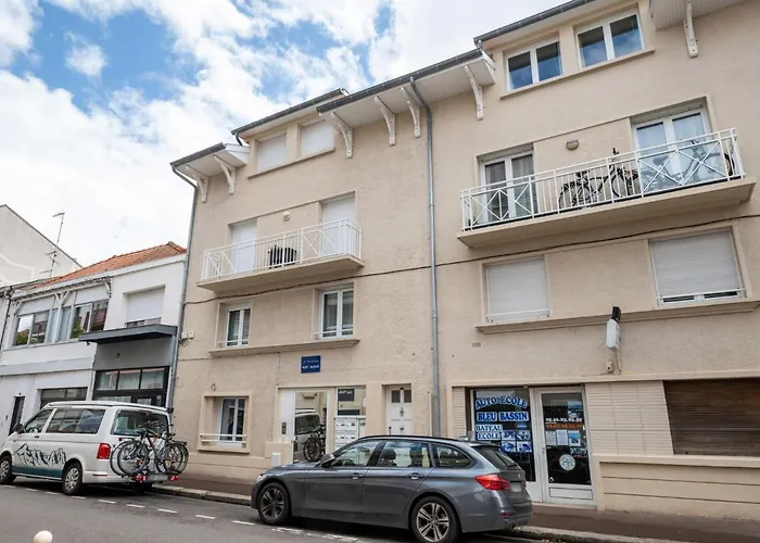 Bleu Bassin-1 By Interhome Daire